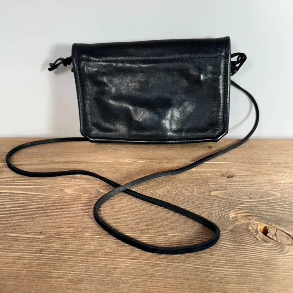 VTG Black Leather Foldover Crossbody Convertible Clutch 90s Minimalist Festival